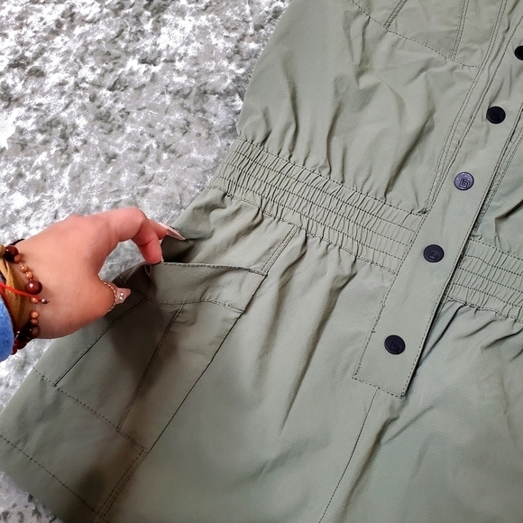 Blanc Noir Caravan Green Short-Sleeve Button-Up Romper Size: S - Picture 3 of 12